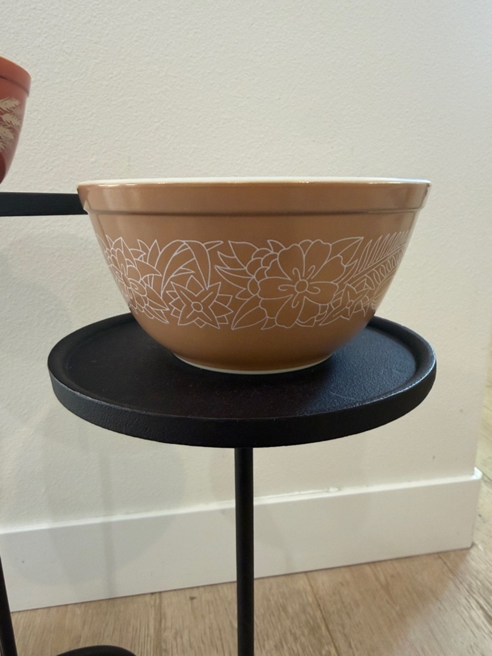 Pyrex Brown and Rust Mixing Bowls with White Floral Patterns - Picture 5 of 7